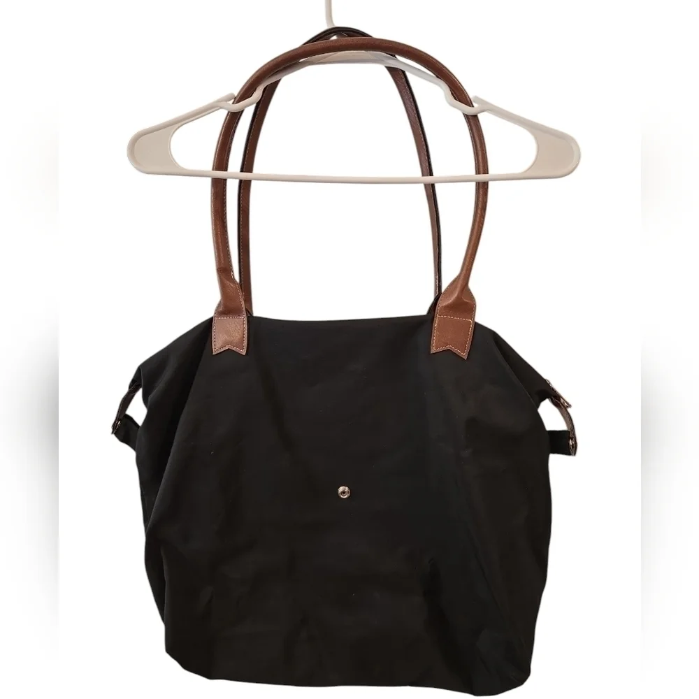 DELSEY ON THE GO SHOULDER BAG. FOLDABLE. BLACK.
